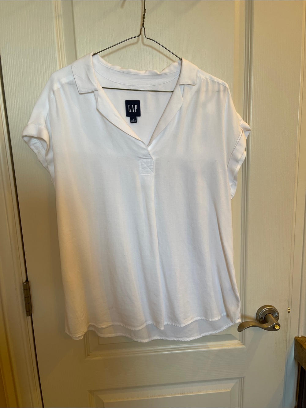 GAP Women's White Collared Short-Sleeve V-Neck Blouse